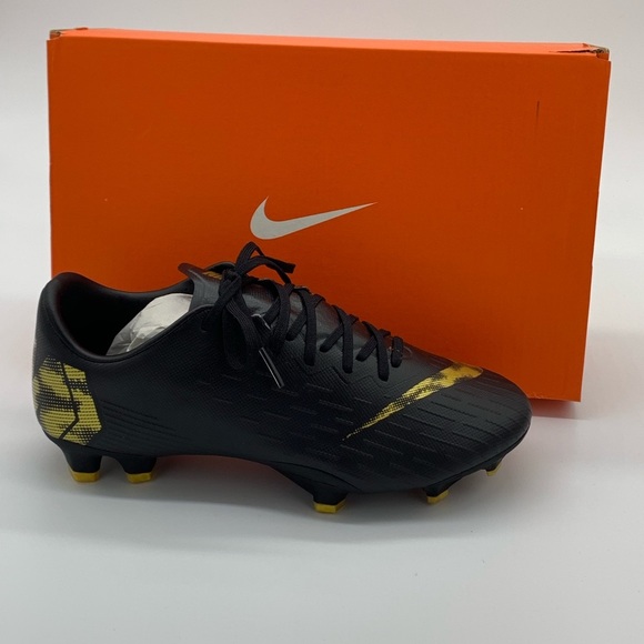 Women’s Nike Vapor 12 pro Soccer cleats black gold - Picture 1 of 3